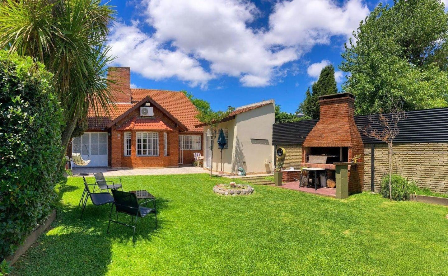 Foto de VENTA CASA 4 AMBIENTES CON PARQUE, imagen 4