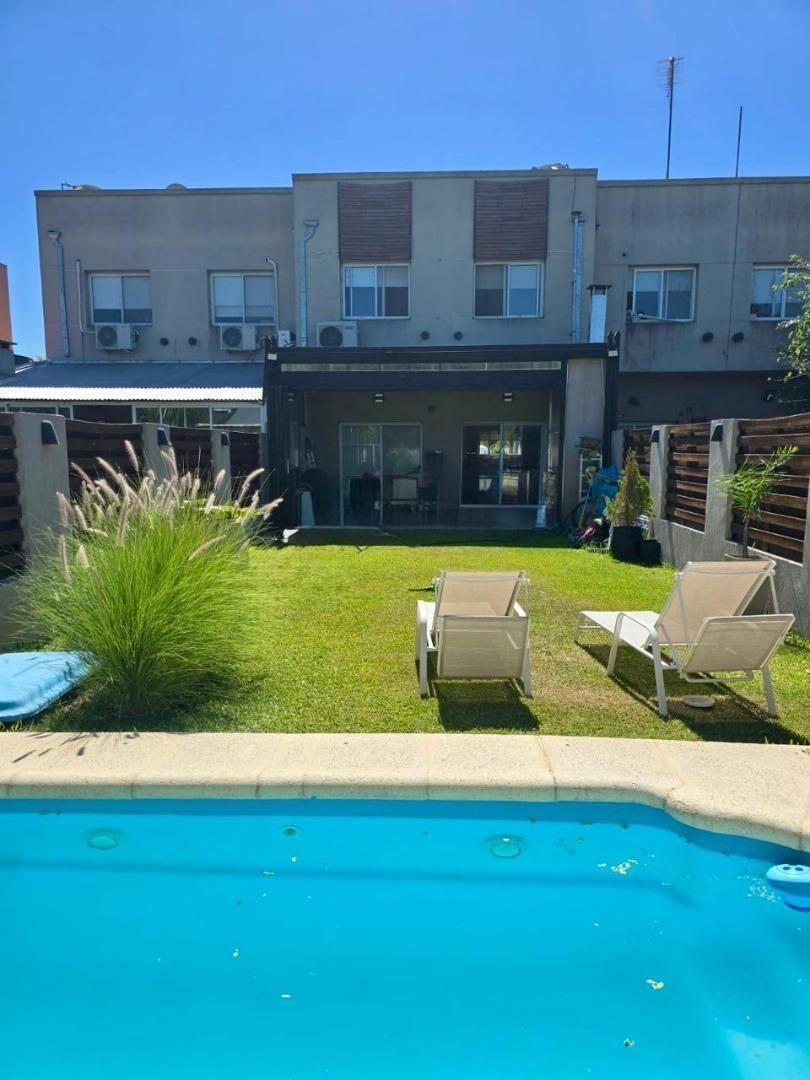 Foto de VENTA CASA TIPO DUPLEX 4 AMBIENTES EN MIRASOLES APTO CRED, imagen 3