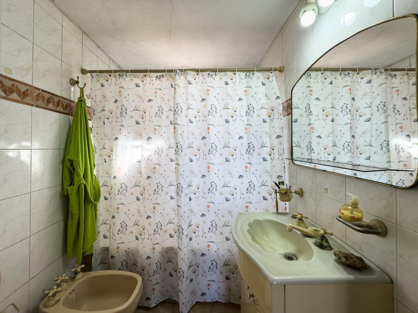 Foto de VENTA CASA 4 AMBIENTES EN MONTE GRANDE, imagen 3