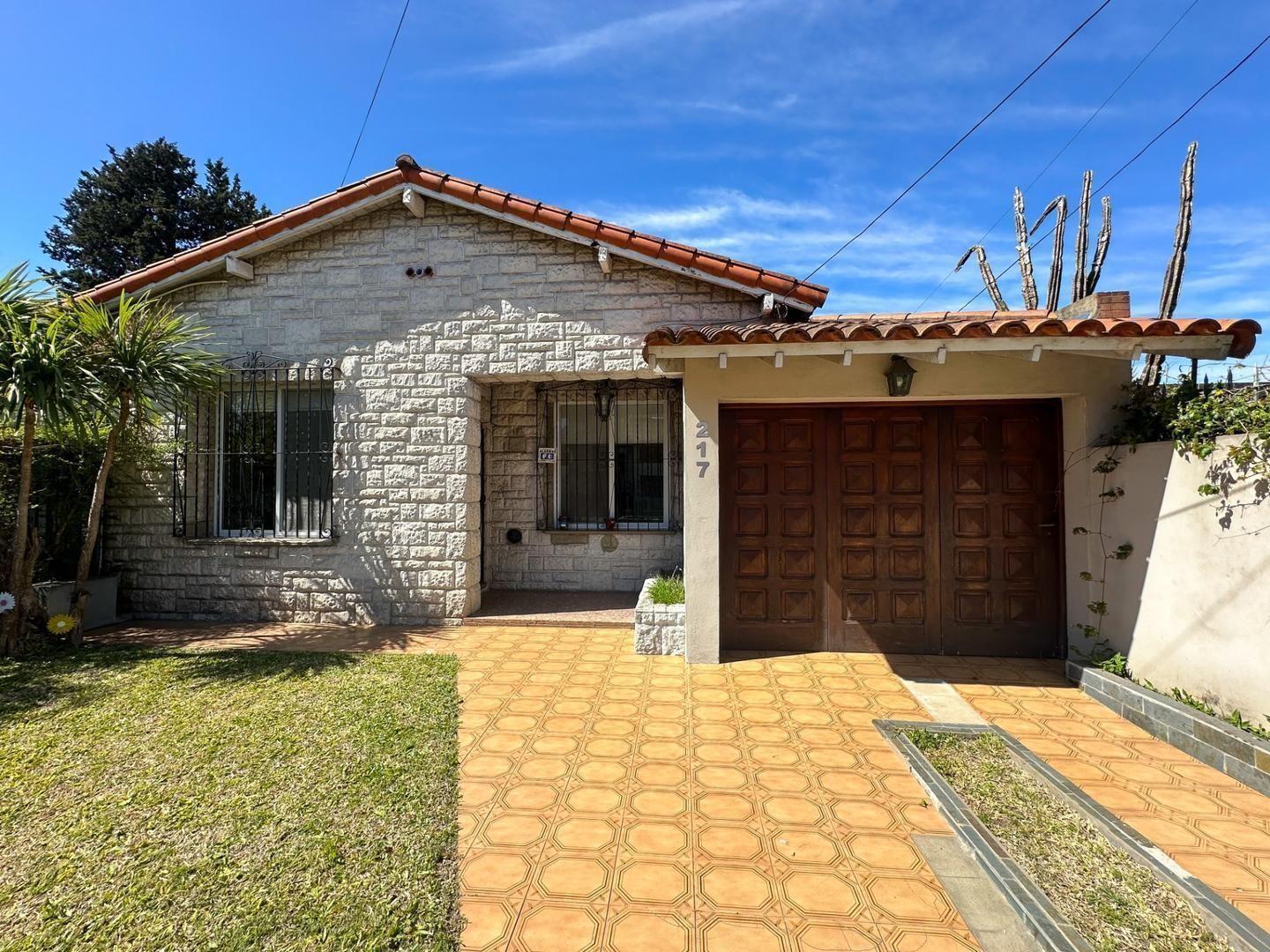 Foto de CASA EN VENTA 5 AMBIENTES MONTE GRANDE, imagen 2