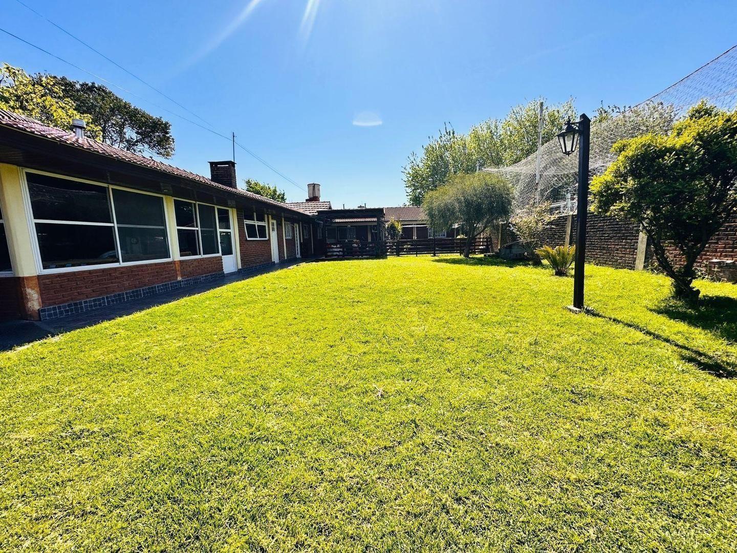 Foto de Casa 4 ambiente en venta Monte Grande con Jardín, imagen 1