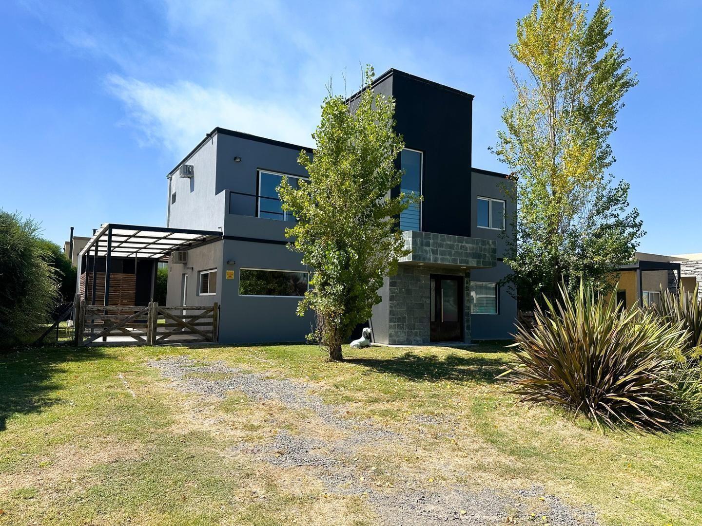 Foto de CASA EN VENTA 6 AMBIENTES EN CANNING LOS TALAS, imagen 1
