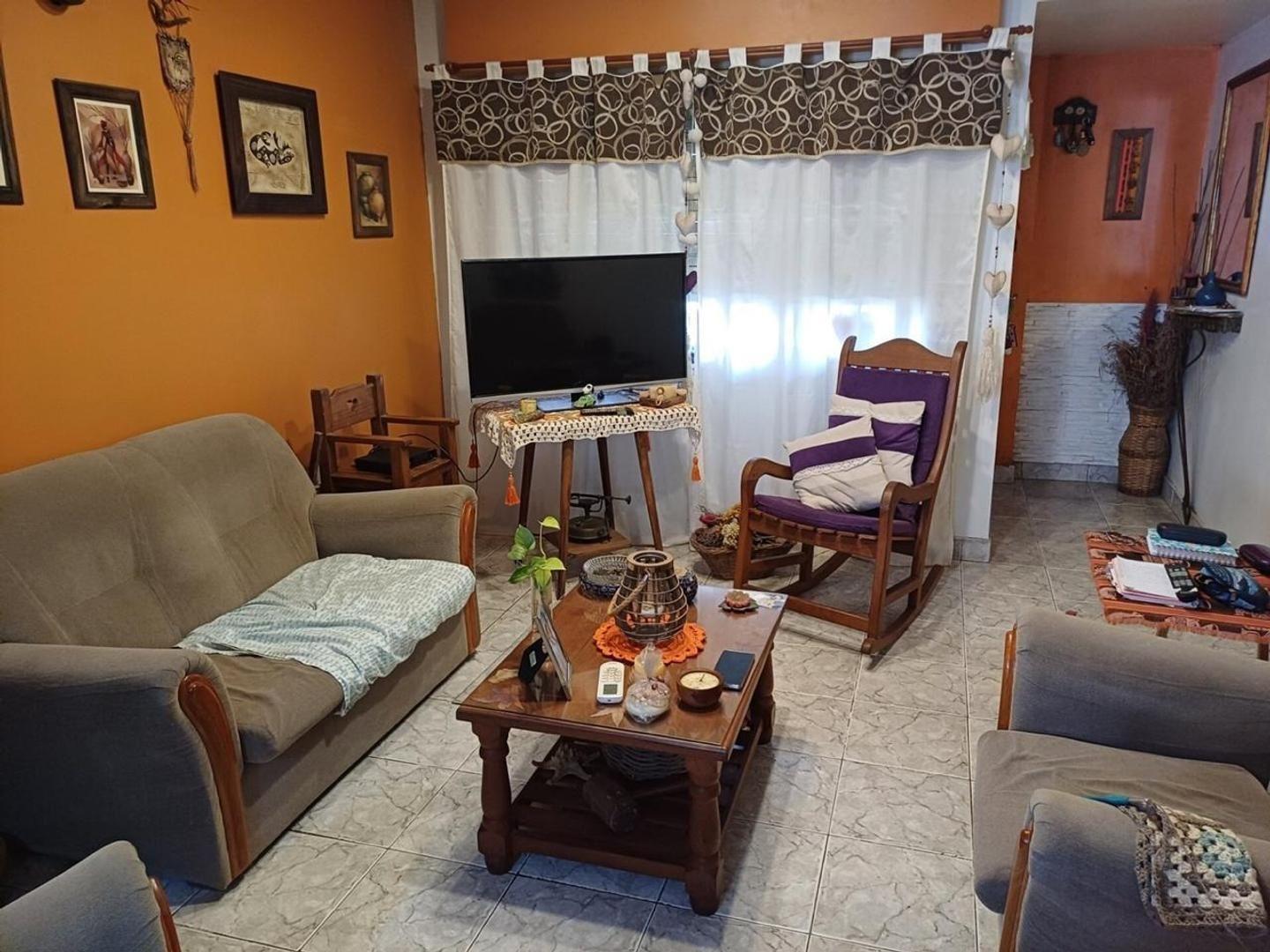 Foto de CASA EN VENTA 4 AMBIENTES EN BANFIELD APTO CREDITO, imagen 5