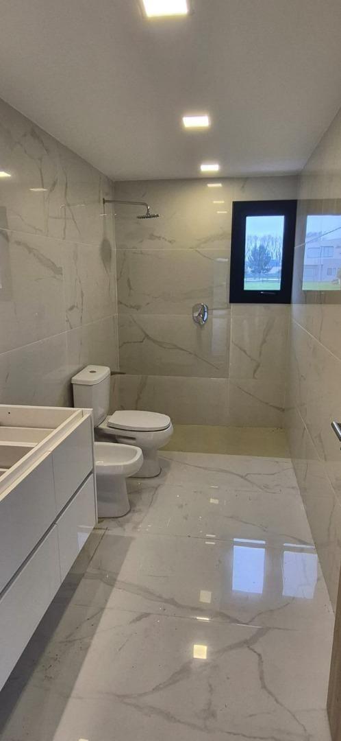 Foto de CASA 4 AMBIENTES EN VENTA PRESIDENTE PERON BARRIO LA ALAMEDA, imagen 1