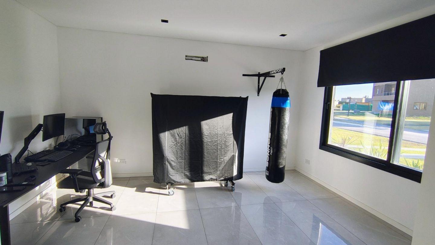 Foto de CASA 5 AMBIENTES EN VENTA PRESIDENTE PERON BARRIO LA ALAMEDA, imagen 4