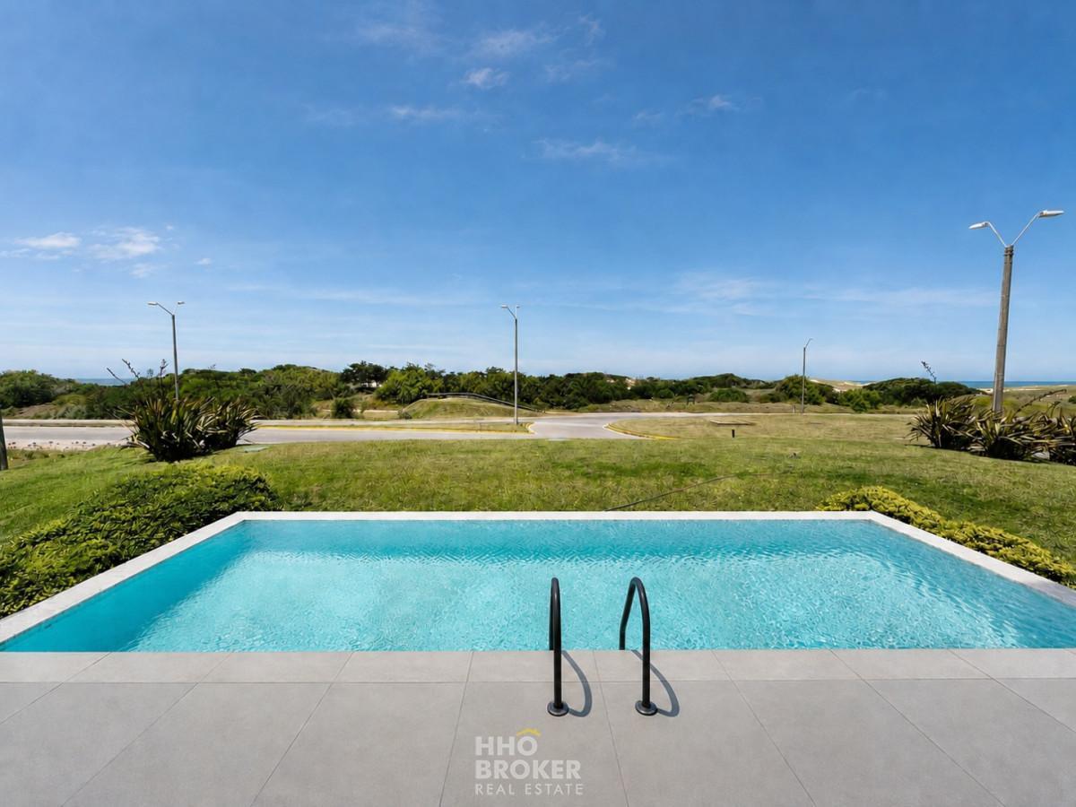 Foto de DEPARTAMENTO EN VENTA. FRENTE AL MAR. PLAYA BRAVA. PUNTA DEL ESTE., imagen 2