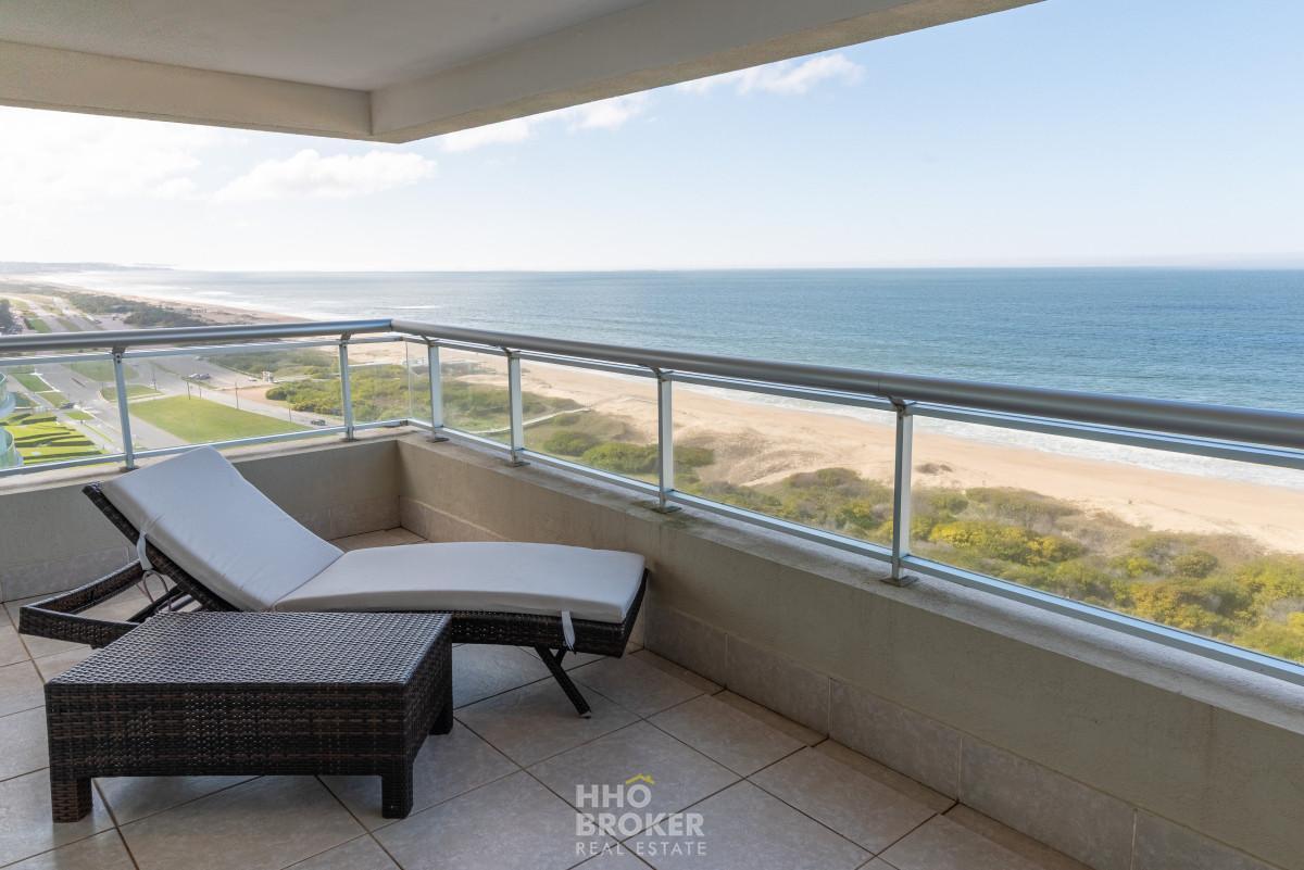 Foto de APARTAMENTO ESQUINERO. PLANTA ESPECIAL. 3 DORMITORIOS EN SUITE. TORRE, imagen 3
