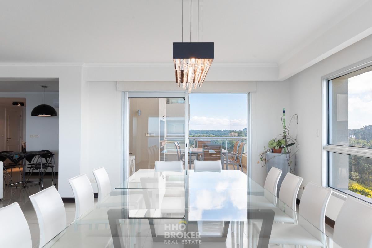 Foto de APARTAMENTO ESQUINERO. PLANTA ESPECIAL. 3 DORMITORIOS EN SUITE. TORRE, imagen 4