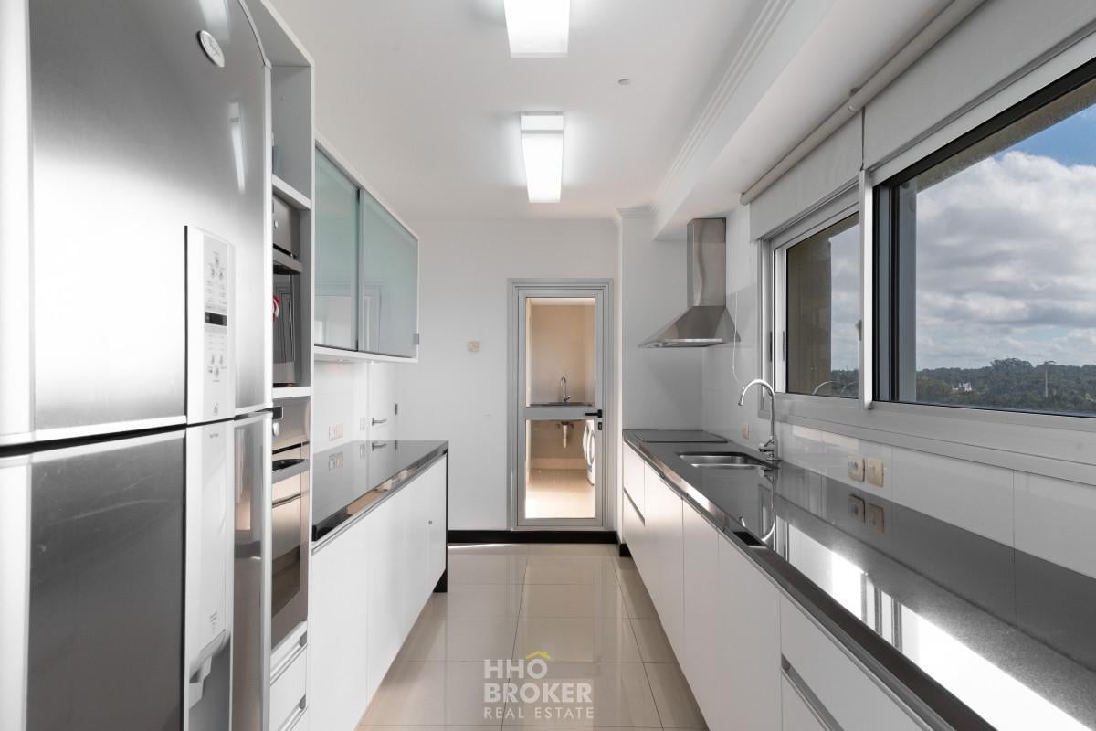 Foto de APARTAMENTO ESQUINERO. PLANTA ESPECIAL. 3 DORMITORIOS EN SUITE. TORRE, imagen 5