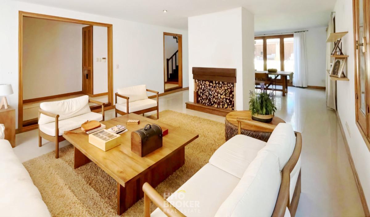 Foto de CASA EN ALQUILER | 5 DORMITORIOS | LUGANO PUNTA DEL ESTE, imagen 1