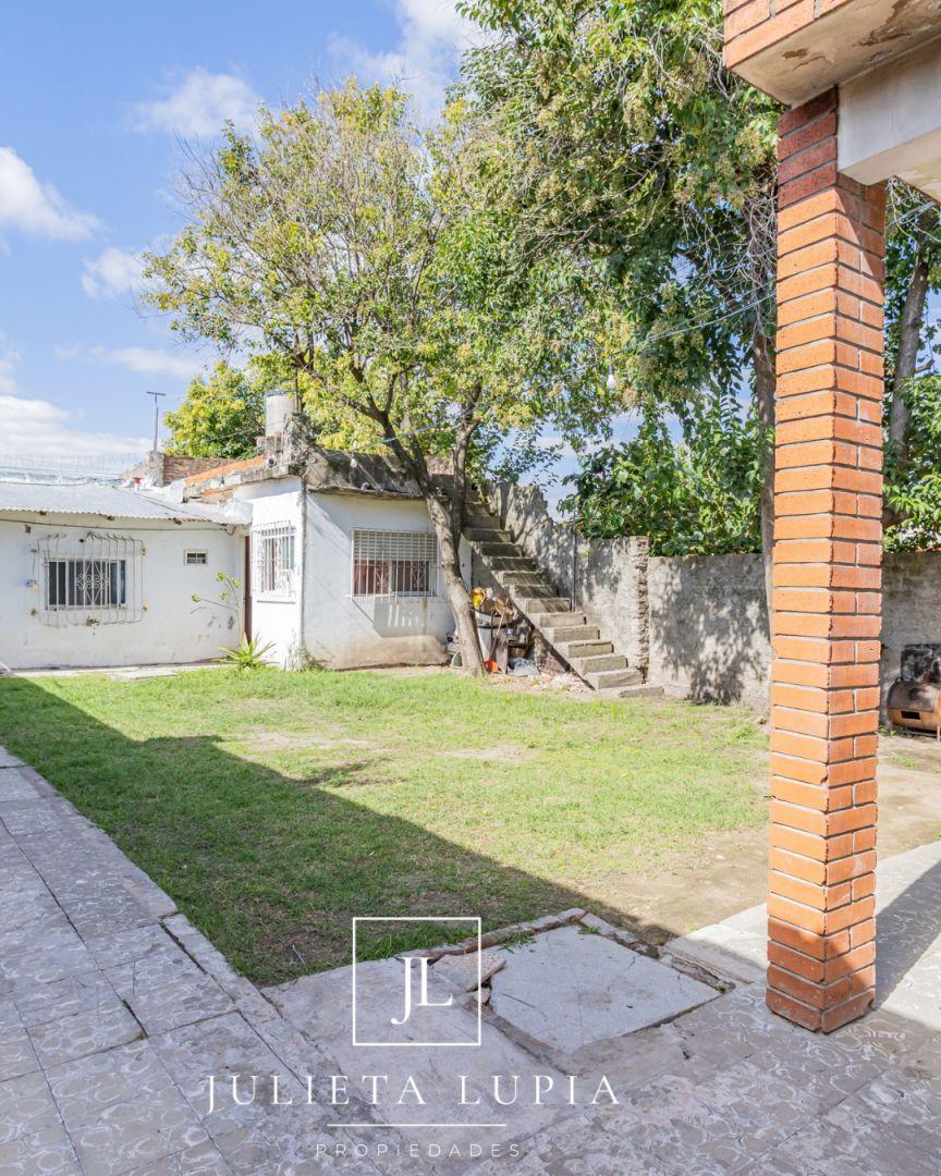 Foto de Venta PH con 2 viviendas, jardín y terraza Ideal multifamiliar o, imagen 1