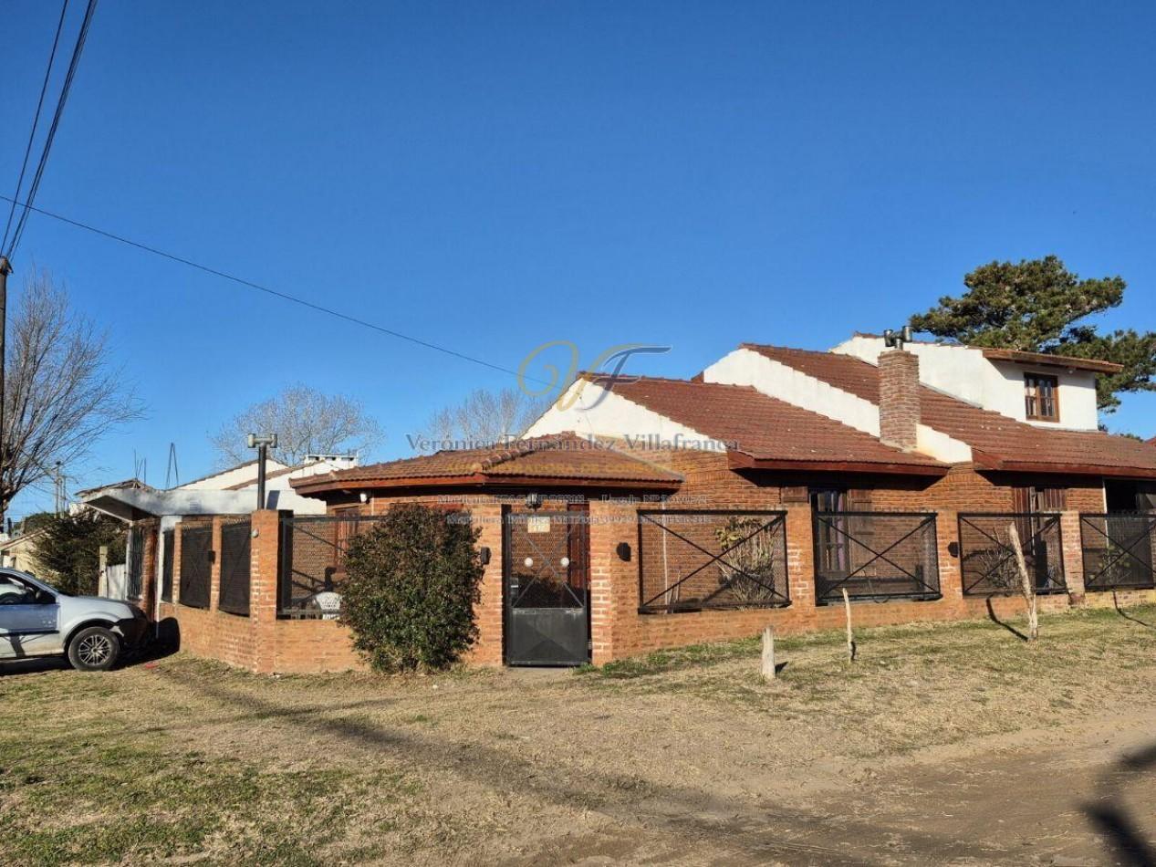 Foto de VENTA CASA MAR DE AJO 5 AMB. mas Depto Independiente a 7 Cuadras del Mar, imagen 1