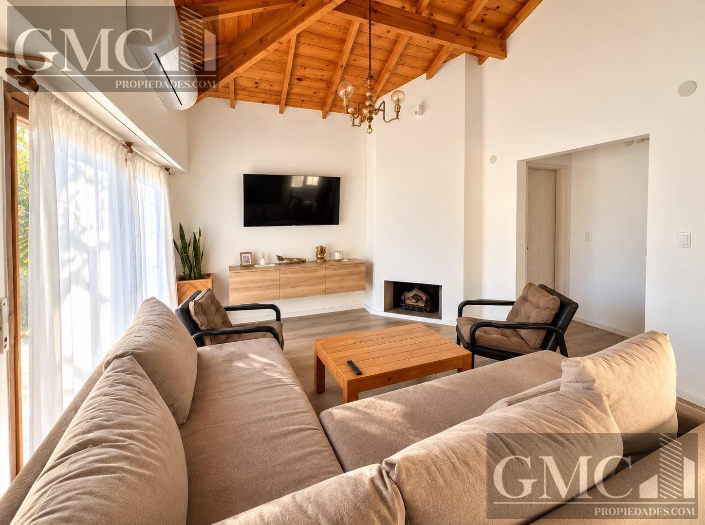 Foto de Casa 4 ambientes con parque a cuadras del mar, imagen 2