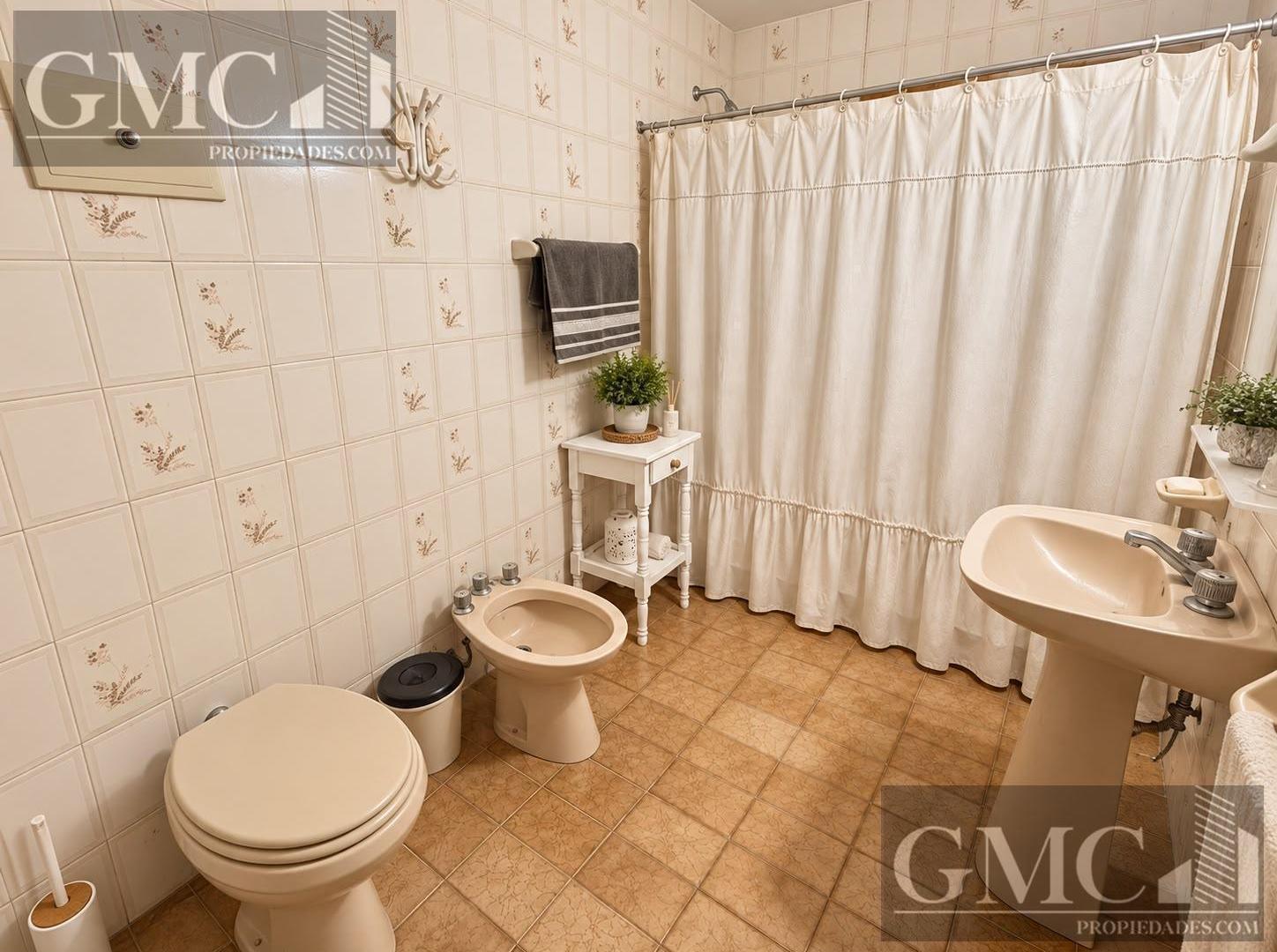 Foto de Casa 4 ambientes con parque a cuadras del mar, imagen 5
