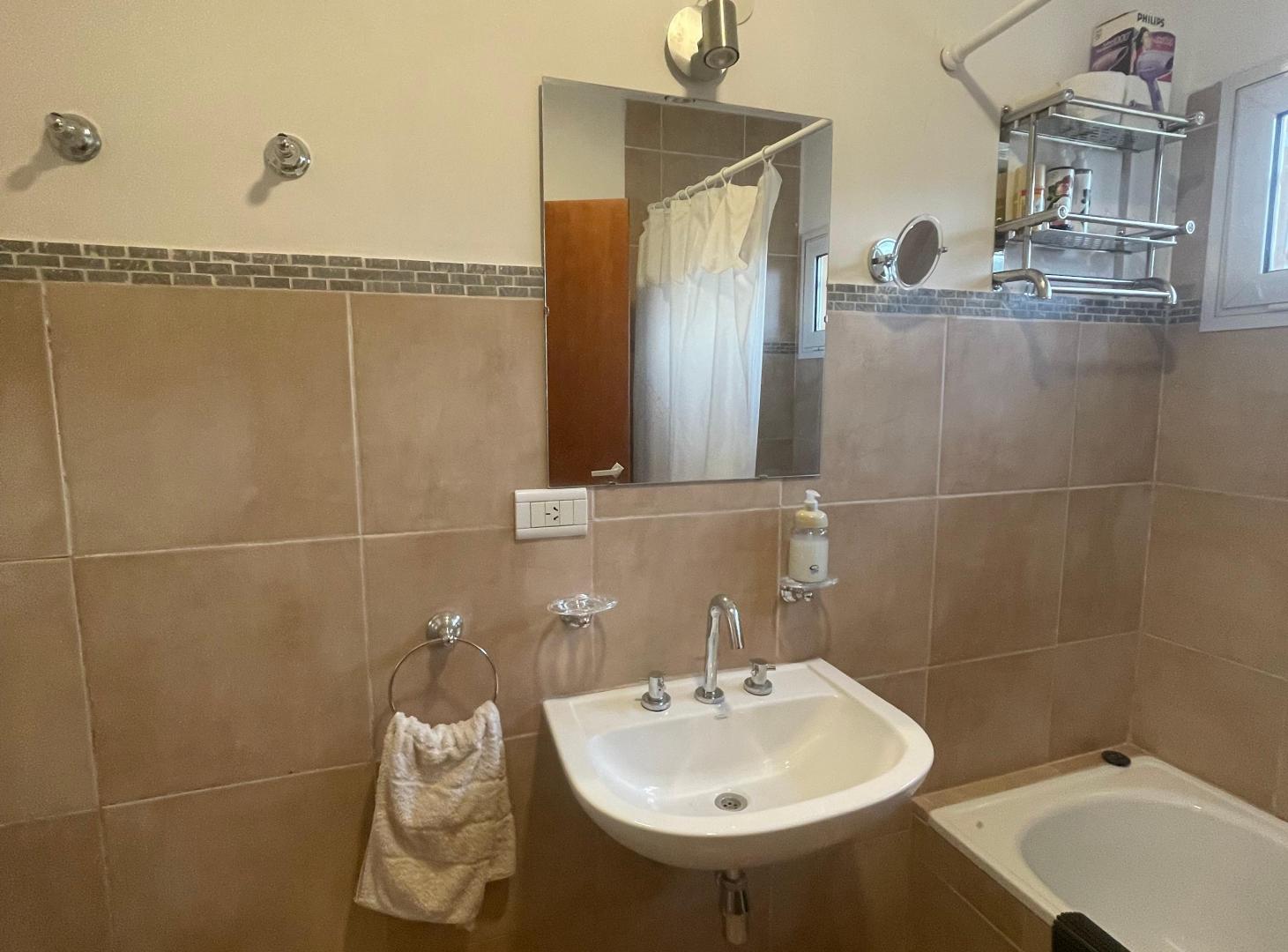 Foto de Casa amoblada para alquiler corporativo — Centenario, imagen 4