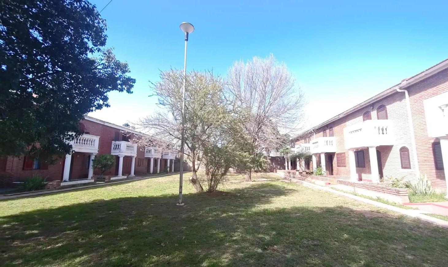 Venta Duplex tipo casa en Complejo zona sur frente a Parque verde!!!