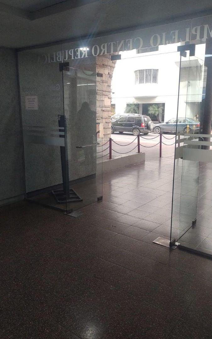 Foto de Venta Departamento Balcon Frente sucre 154 Galeria Cinerama !!, imagen 3