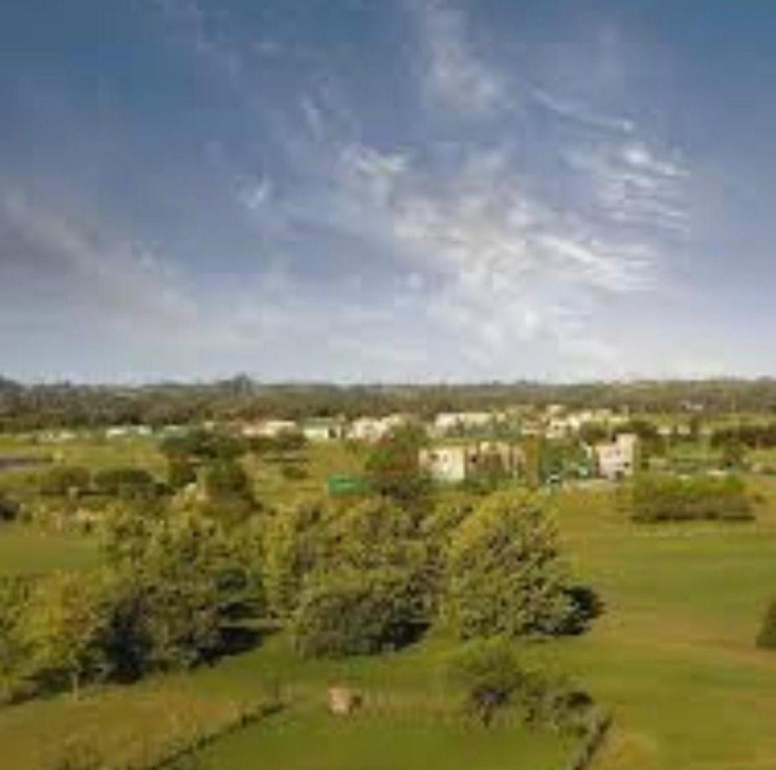 Foto de Lote en venta con vista a la cancha de golf, imagen 2