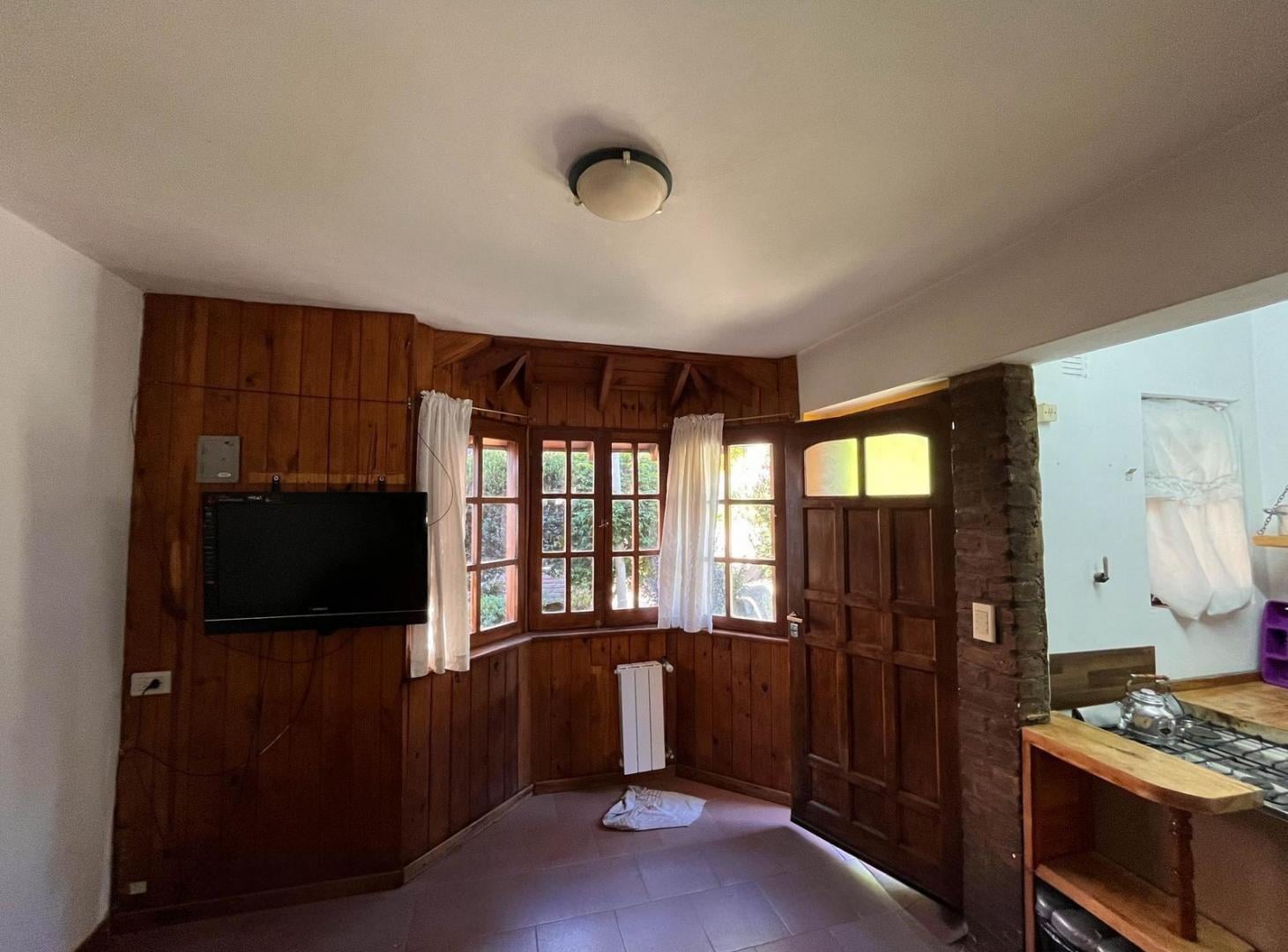 Foto de VENTA Complejo de 11 cabañas con vista al lago KM 5, imagen 3
