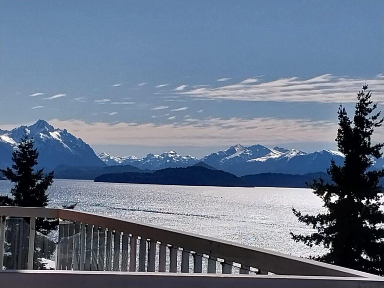 Foto de Venta Departamento Duplex 4amb con dependencia, Bariloche, Argentina, imagen 1