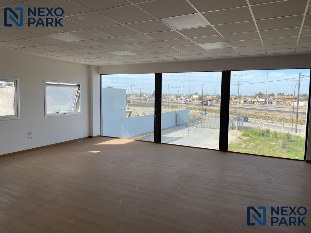 Foto de Alquiler DEPÓSITO 1.000 M² GRAN EXPOSICIÓN CIRCUNVALACIÓN SUR, imagen 3