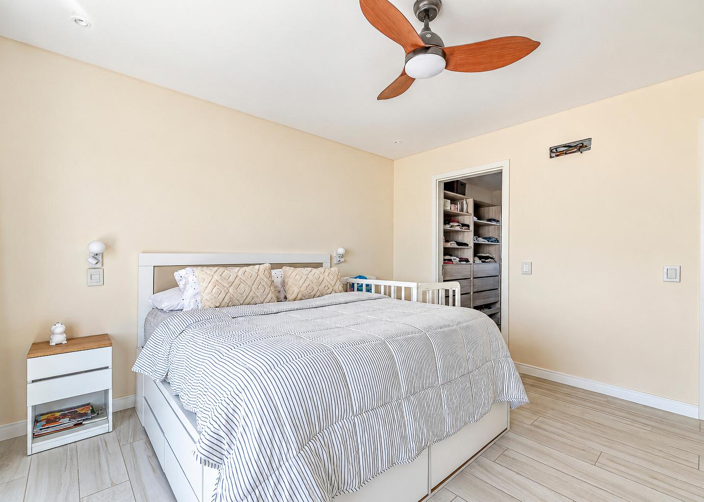 Foto de IMPONENTE CASA EN BARRIO SAN FERMIN CON LOTE A LA LAGUNA, PILETA Y GRAN, imagen 5