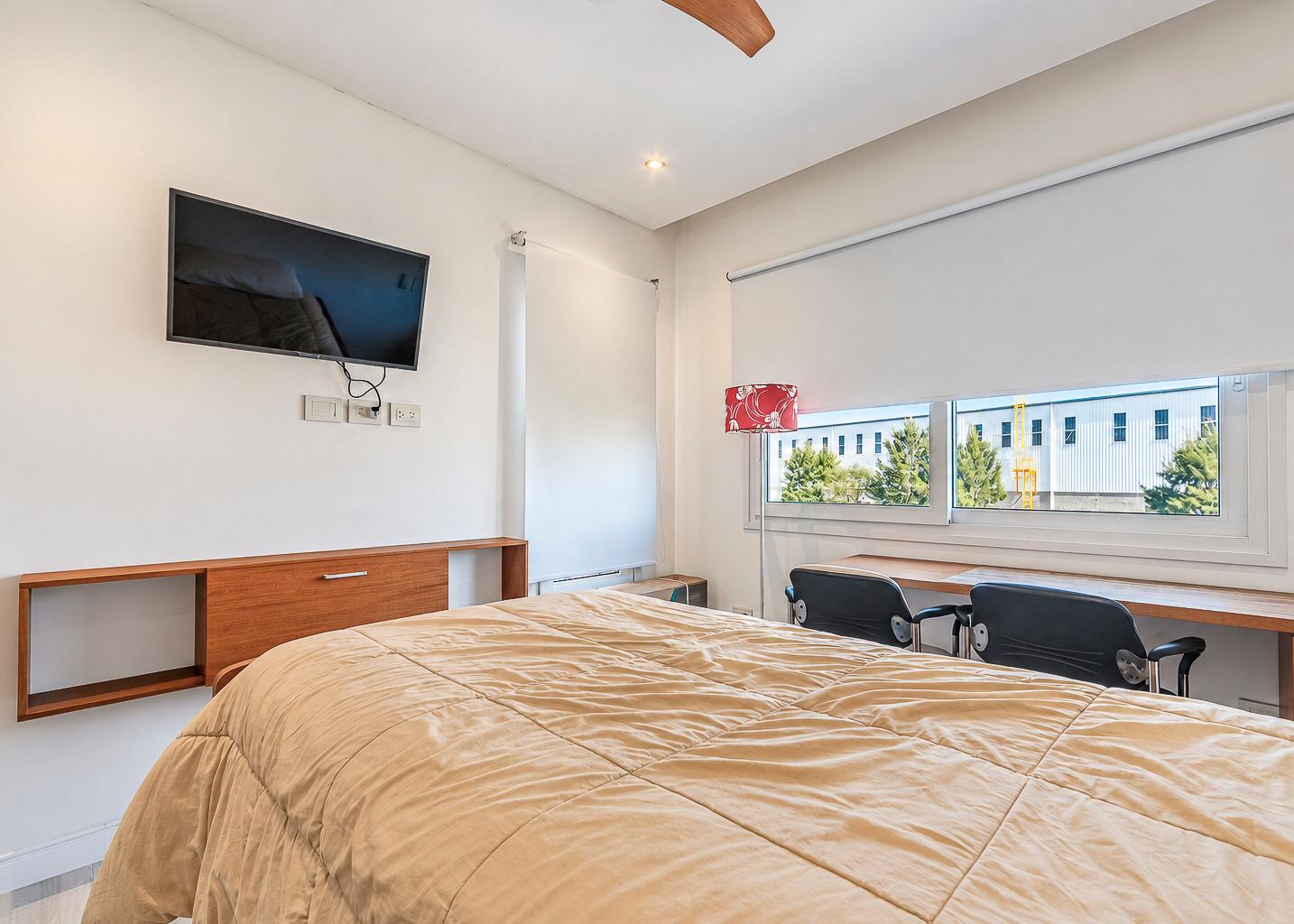 Foto de IMPONENTE CASA EN BARRIO SAN FERMIN CON LOTE A LA LAGUNA, PILETA Y GRAN, imagen 1