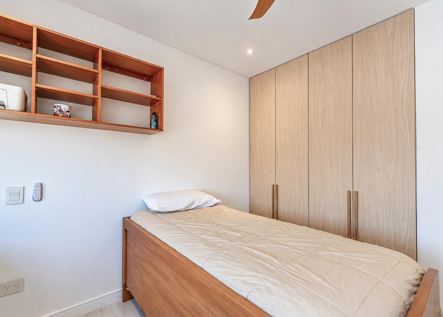 Foto de IMPONENTE CASA EN BARRIO SAN FERMIN CON LOTE A LA LAGUNA, PILETA Y GRAN, imagen 2