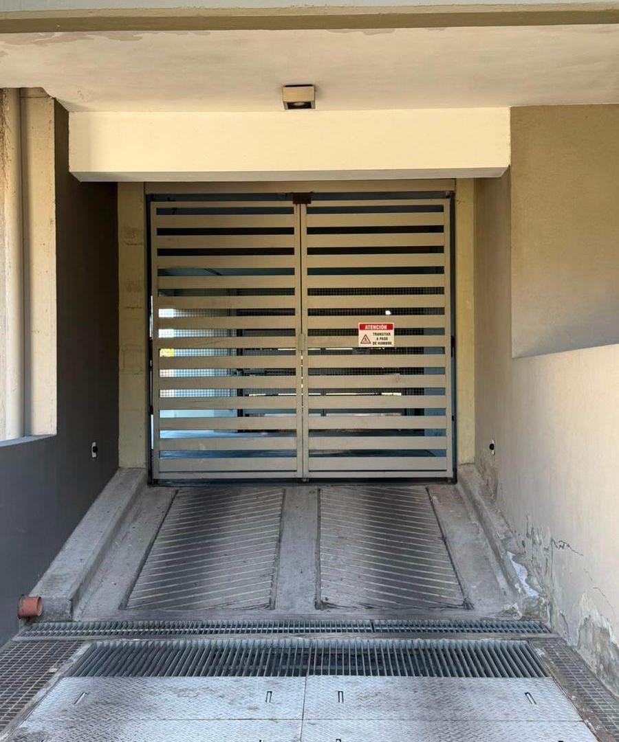 Foto de VENTA DE COCHERA CUBIERTA EN Bº SUR - 1 DE MAYO 1045, imagen 5
