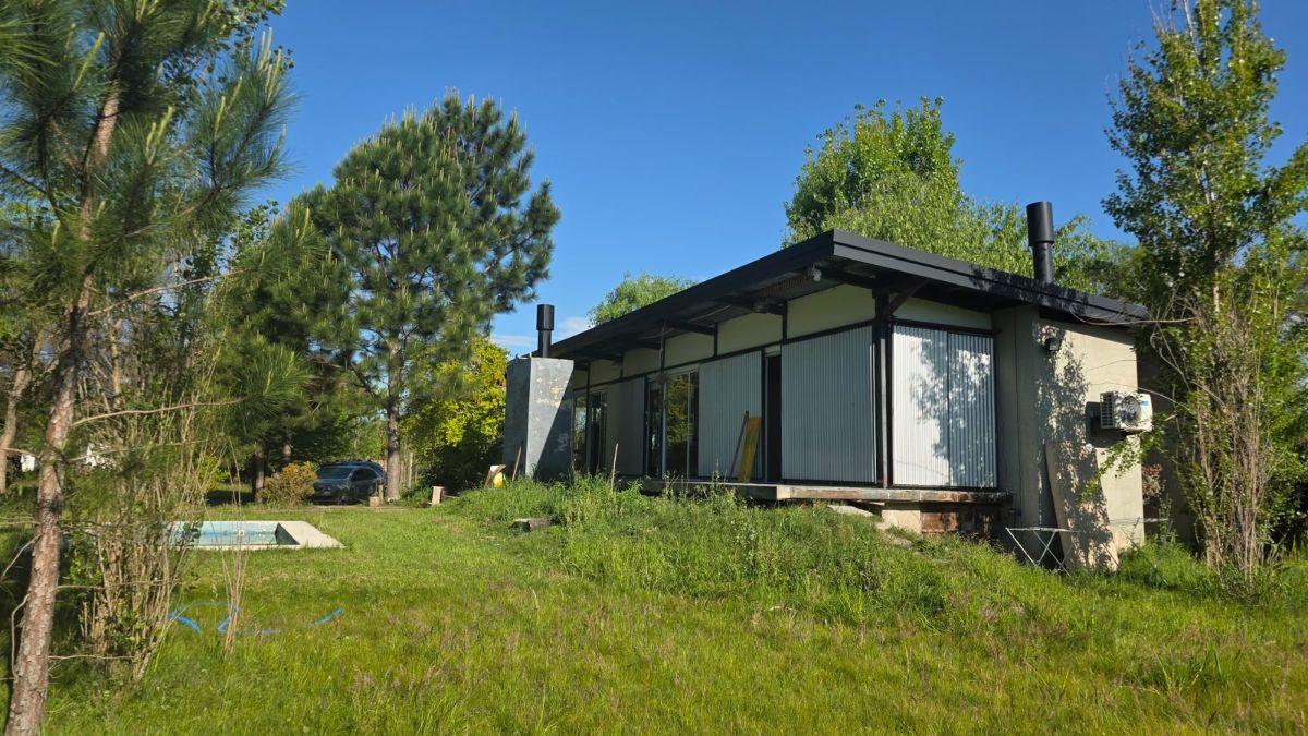 Foto de Casa con gran terreno forestado en Colastiné, imagen 1
