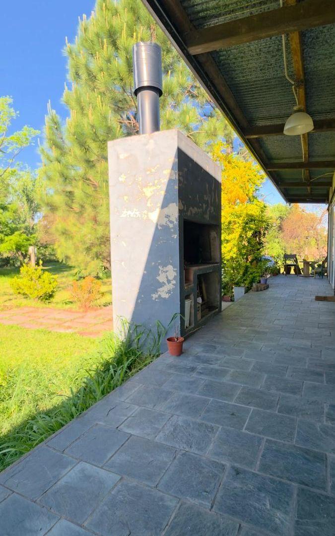 Foto de Casa con gran terreno forestado en Colastiné, imagen 2
