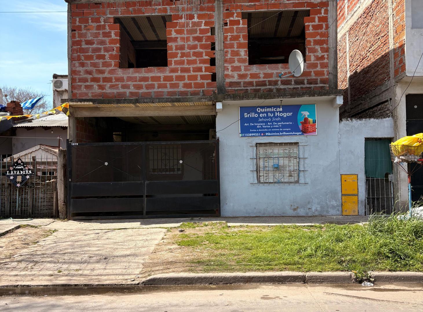 Foto de SE VENDE – 2 CASAS CON LOCAL Y GRAN POTENCIAL, imagen 1