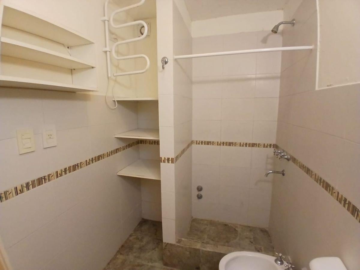 Foto de Departamento en Alquiler en Planta alta 1° piso de 2 ambientes. 36 m2, imagen 2