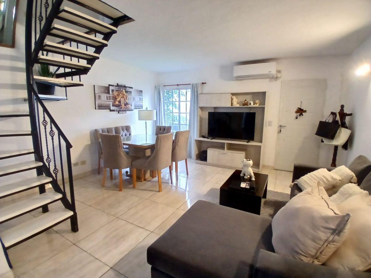 Foto de Dúplex en venta de 3 Dormitorios con Pileta y Galería – Barrio Parque, imagen 3