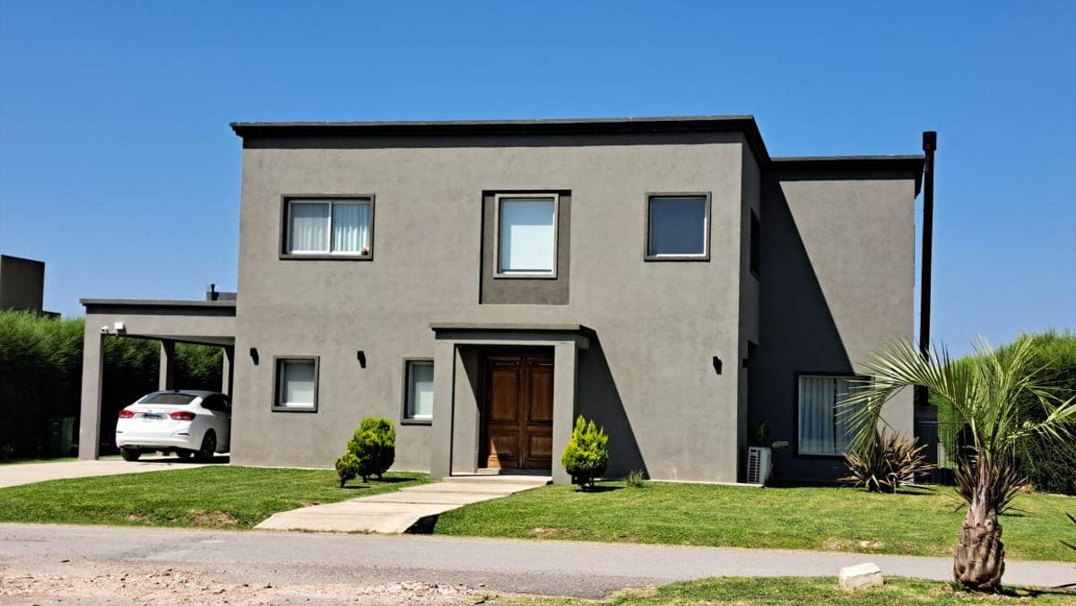 Foto de Casa de 280 m² con 3 dormitorios en venta en Barrio El Ensueño, imagen 1