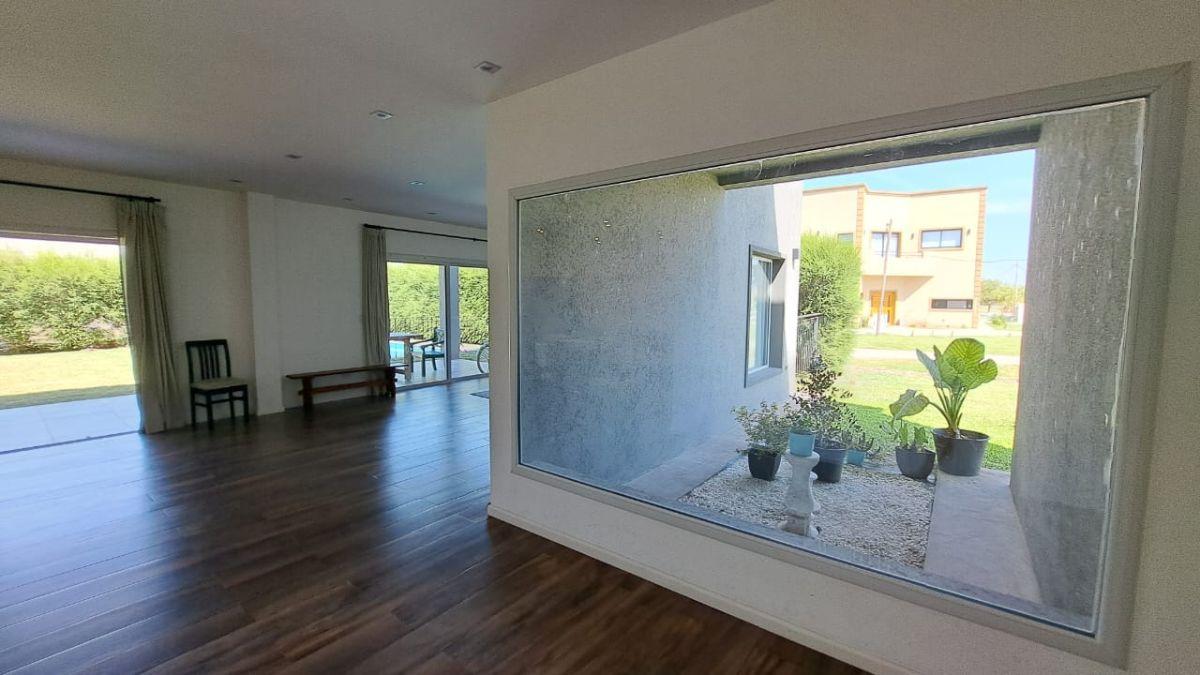 Foto de Casa de 280 m² con 3 dormitorios en venta en Barrio El Ensueño, imagen 2