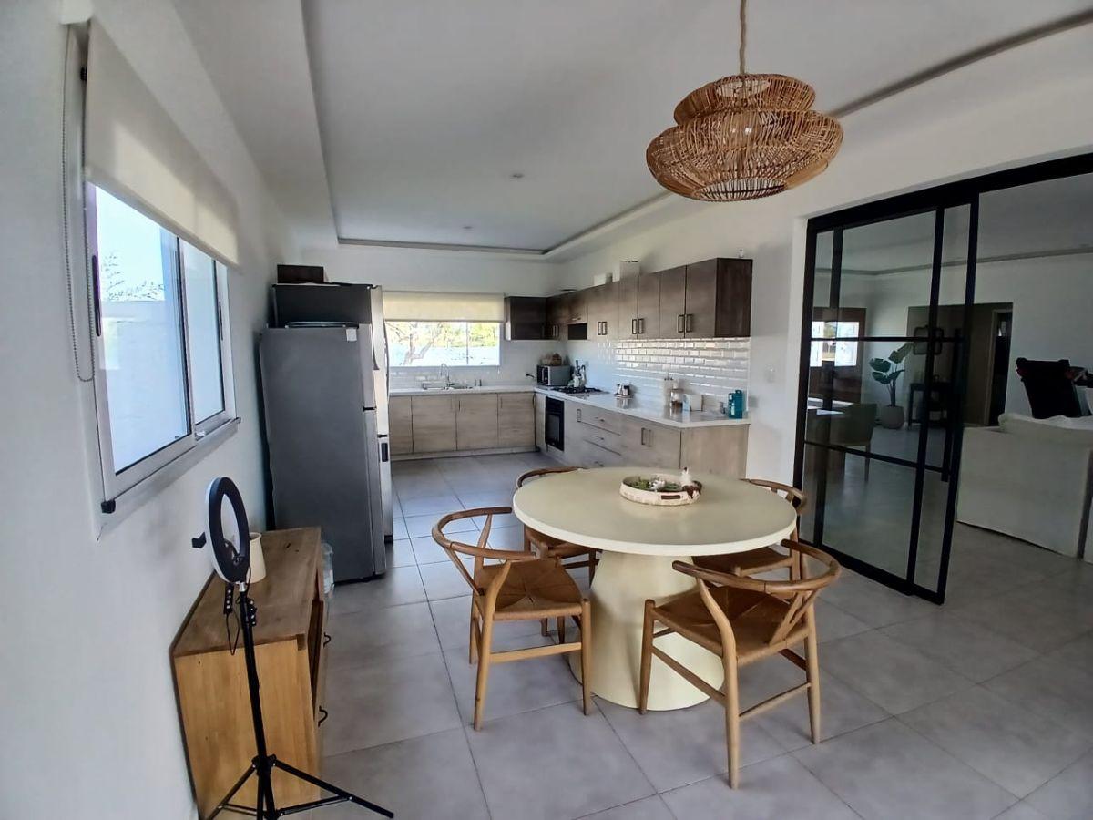 Foto de Casa en una planta con pileta y galería. Barrio El Ensueño · Ingeniero, imagen 3