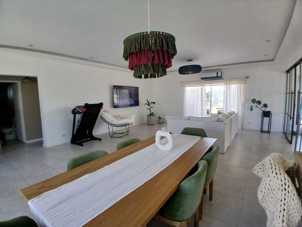 Foto de Casa en una planta con pileta y galería. Barrio El Ensueño · Ingeniero, imagen 2