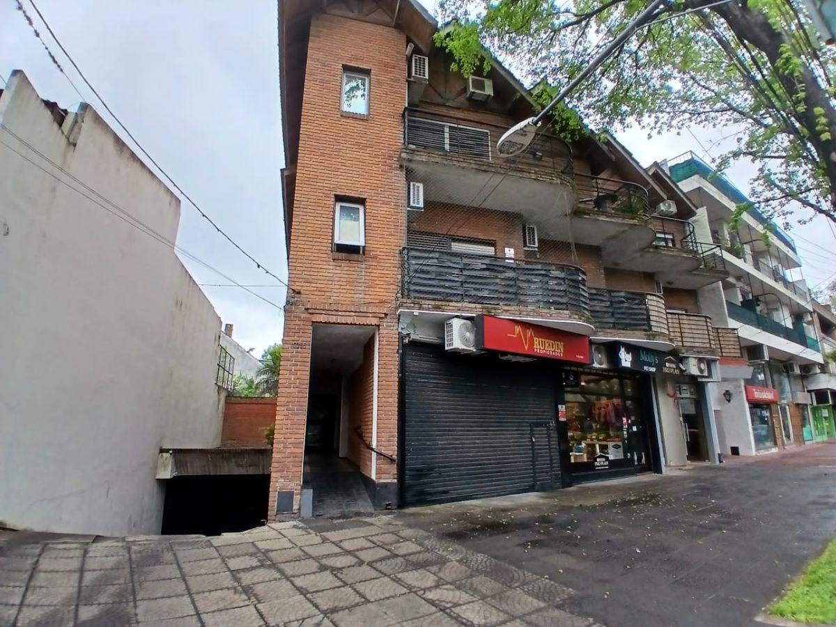 Foto de Departamento de 2 amb. con cochera y baulera sobre Av. del Libertador, imagen 2