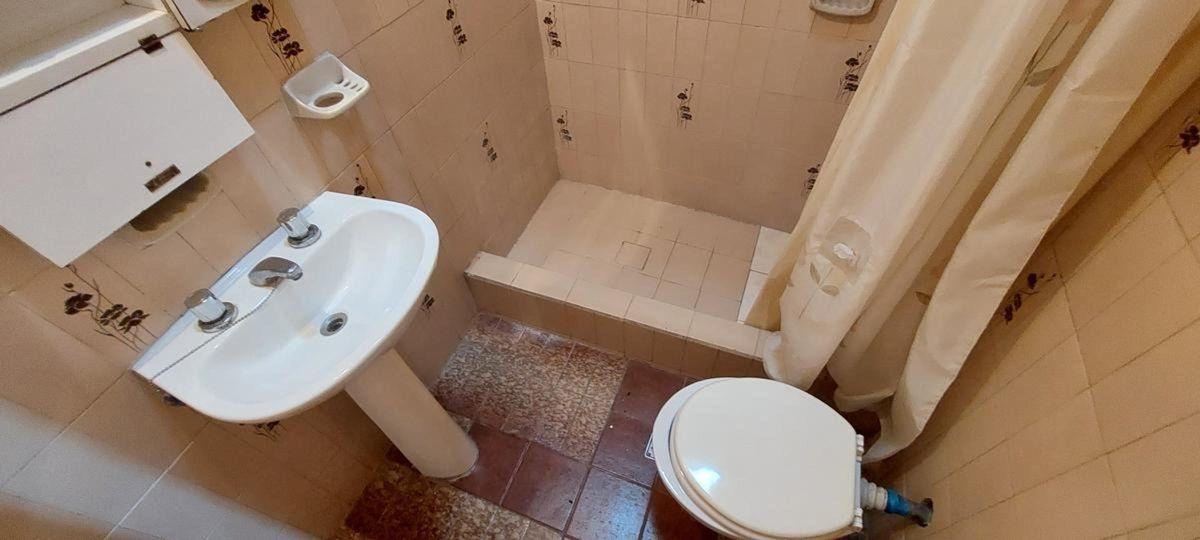 Foto de Venta casa 3 ambientes y 2 locales Quilmes, imagen 5