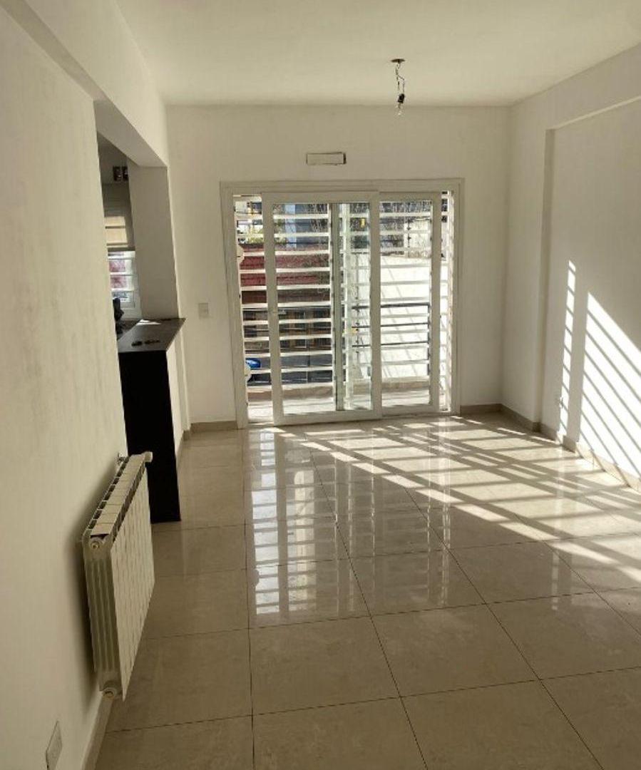 Foto de Departamento dos ambientes en alquiler Quilmes Centro, imagen 1
