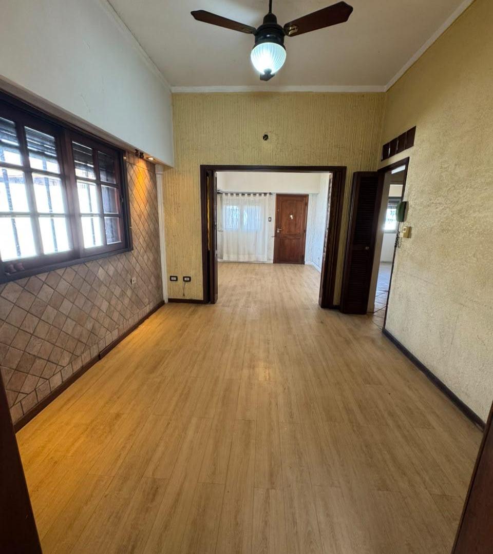 Foto de Hermoso PH de 3 dormitorios con jardín, galería y garage en excelente, imagen 4