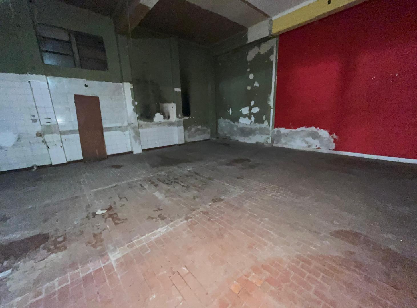 Foto de VENDO SALON COMERCIAL - Av. COLON 454, imagen 4