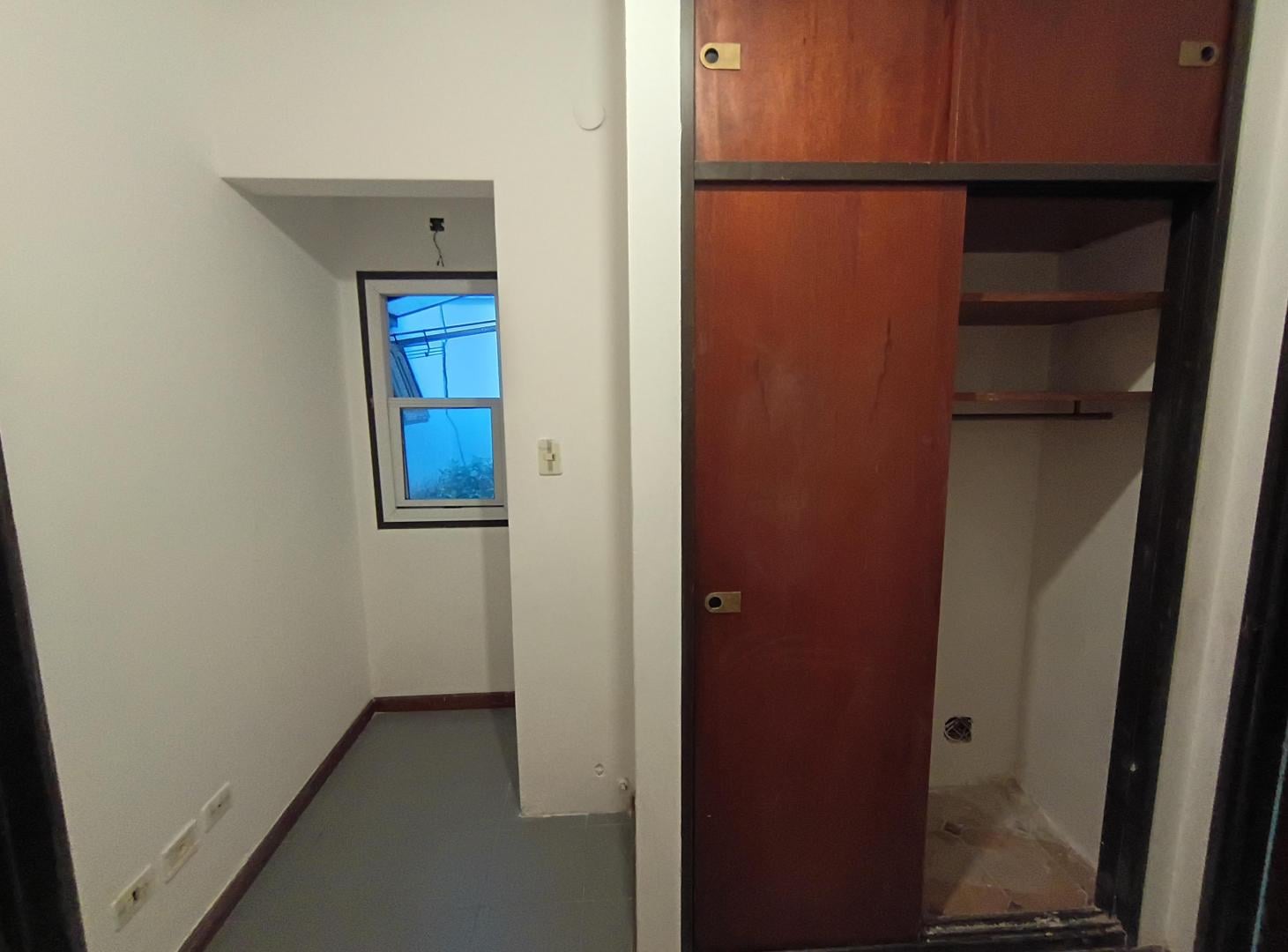 Foto de PH 4 ambientes 3 baños y patio, imagen 3