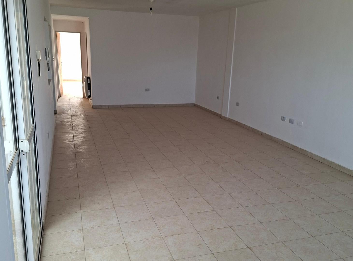 Foto de VENTA DPTO CENTRICO PLOTTIER, imagen 5