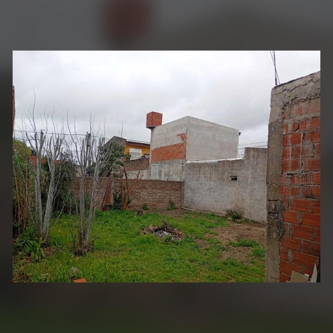 Foto de Lote con 10x30, 300 M2. Con contrucción y gran potencial., imagen 2