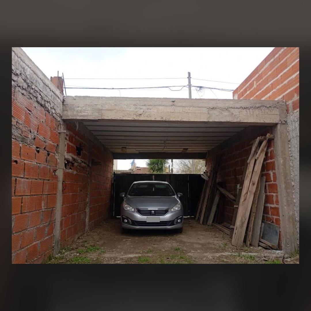 Foto de Lote con 10x30, 300 M2. Con contrucción y gran potencial., imagen 3