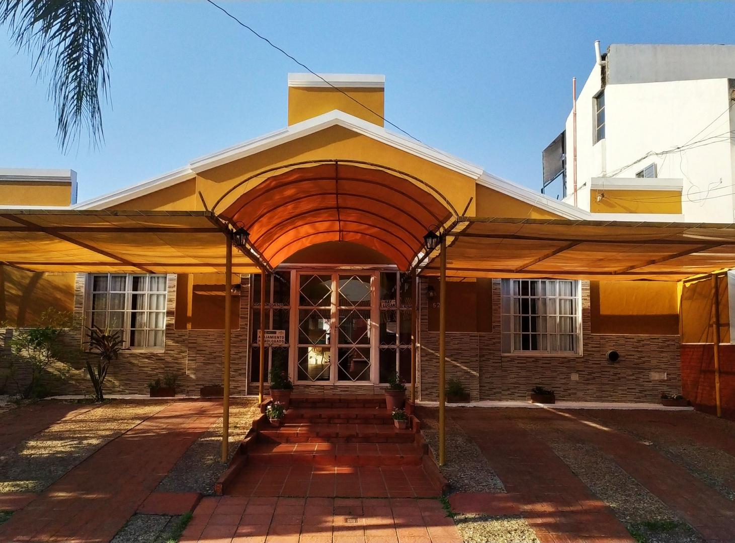 Hotel en venta en Federación.  Cerca de Termas y lago (zona Turística)