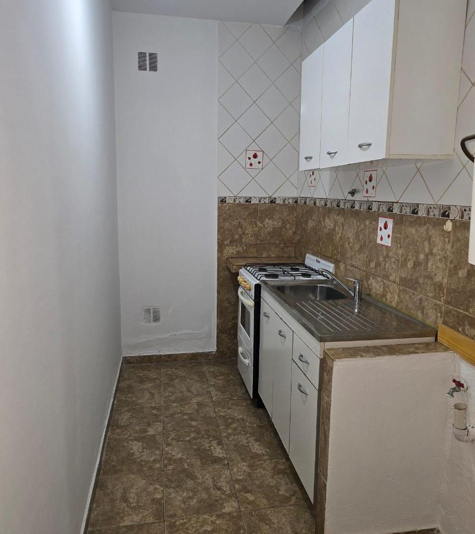 Foto de ALQUILO VIVIENDA UBICADA EN BARRIO SAN CAYETANO GRAL ROCA, imagen 3