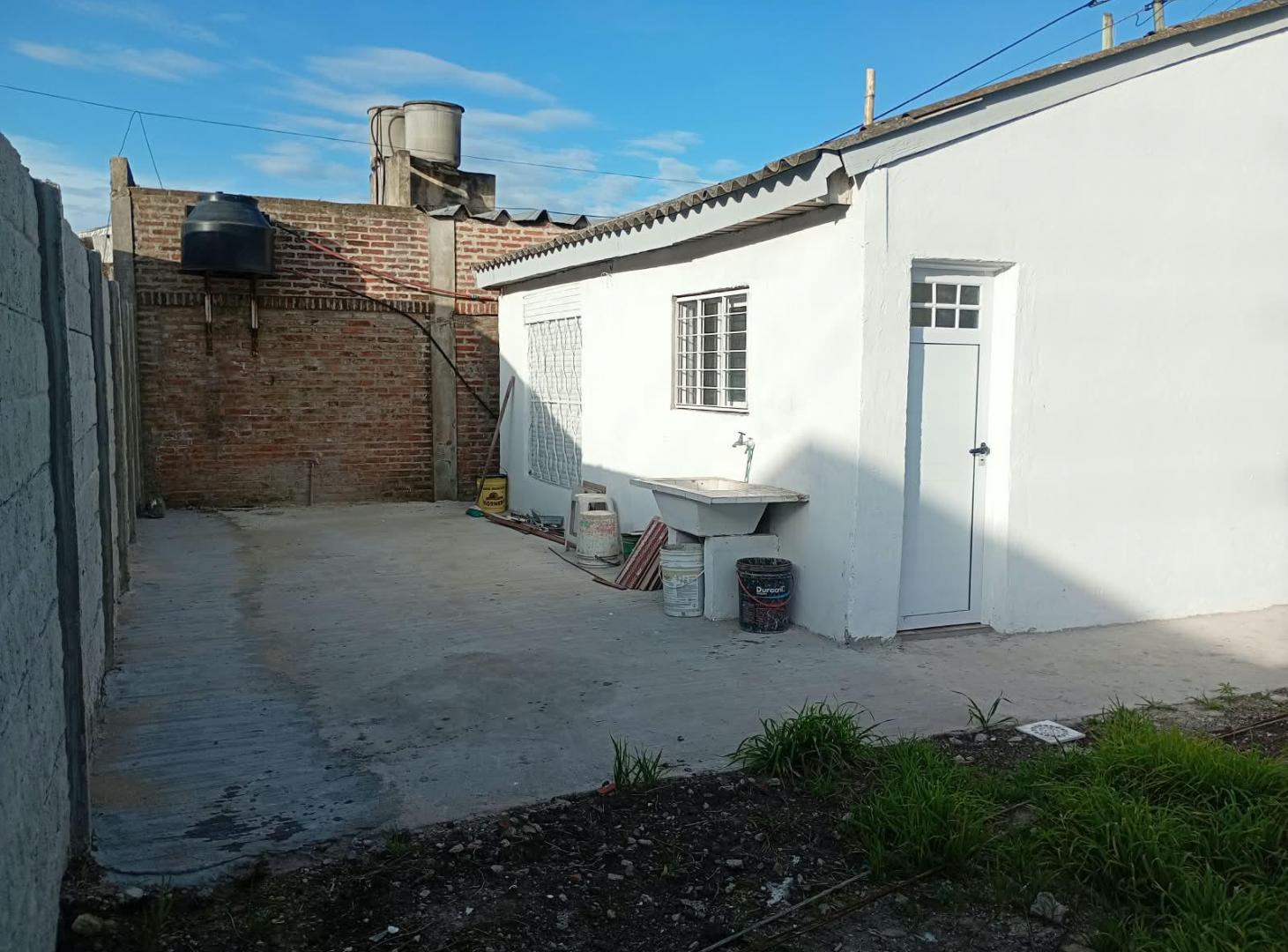 Foto de Casa con jardín y cochera refaccionada a nuevo, imagen 2